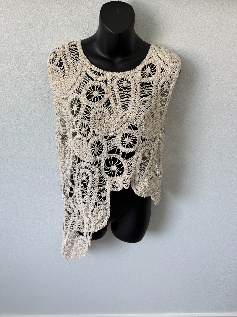 Crochet Sleeveless Top Setin Cream - Picture 2 of 8